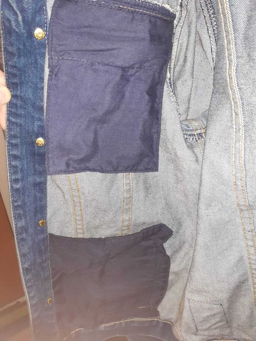 Продам джинсовую куртку 44р = 3000т