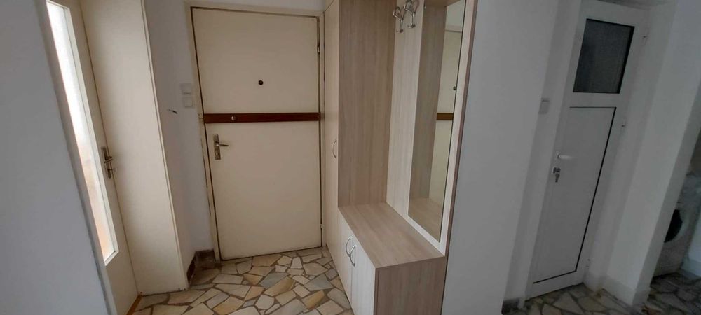 Продава се Тристаен апартамент в Хасково, Център - 100 кв.м за 1030 €/кв.м - Снимка #13