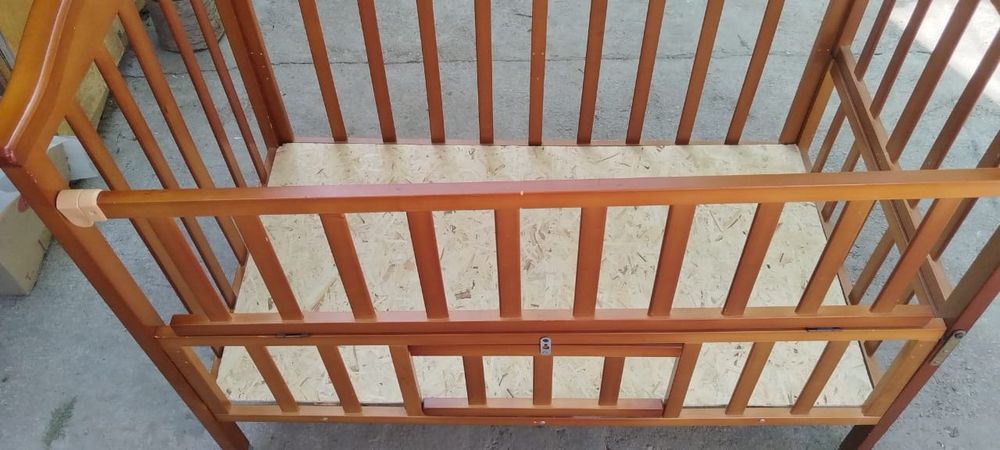 Кроватка детская без матраса