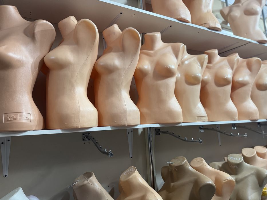 Продам моникены для женской одежды