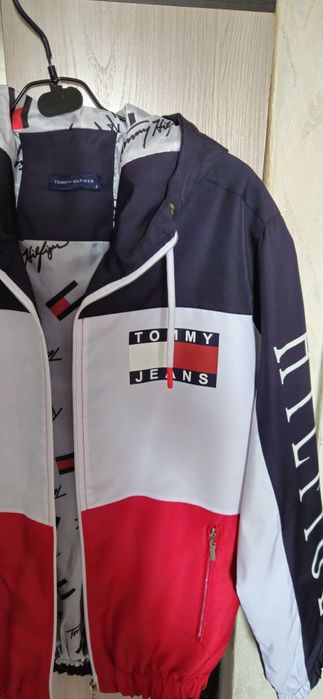 Продам ветровку  подрастковую