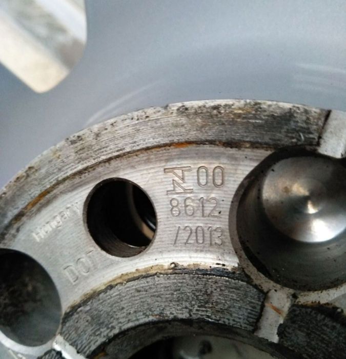 16/5/112-АУДИ-А 1,Q 3 перфектни