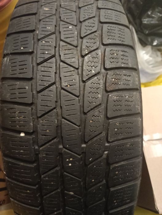 Anvelopă Continental de Iarnă 205/60/16 in stare bună.