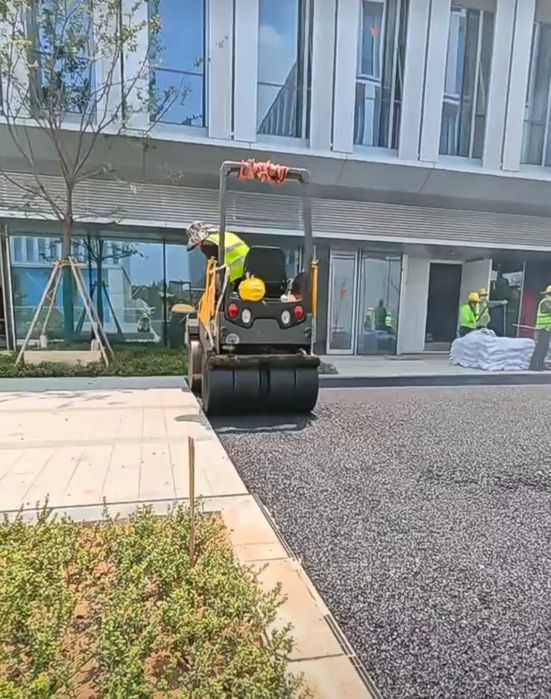 Uzoq yillar xizmati QULUVCHI ASFALT qilamiz