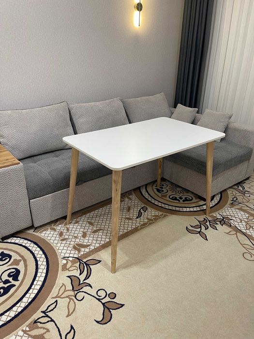 Стол сотилади Доставка  бор