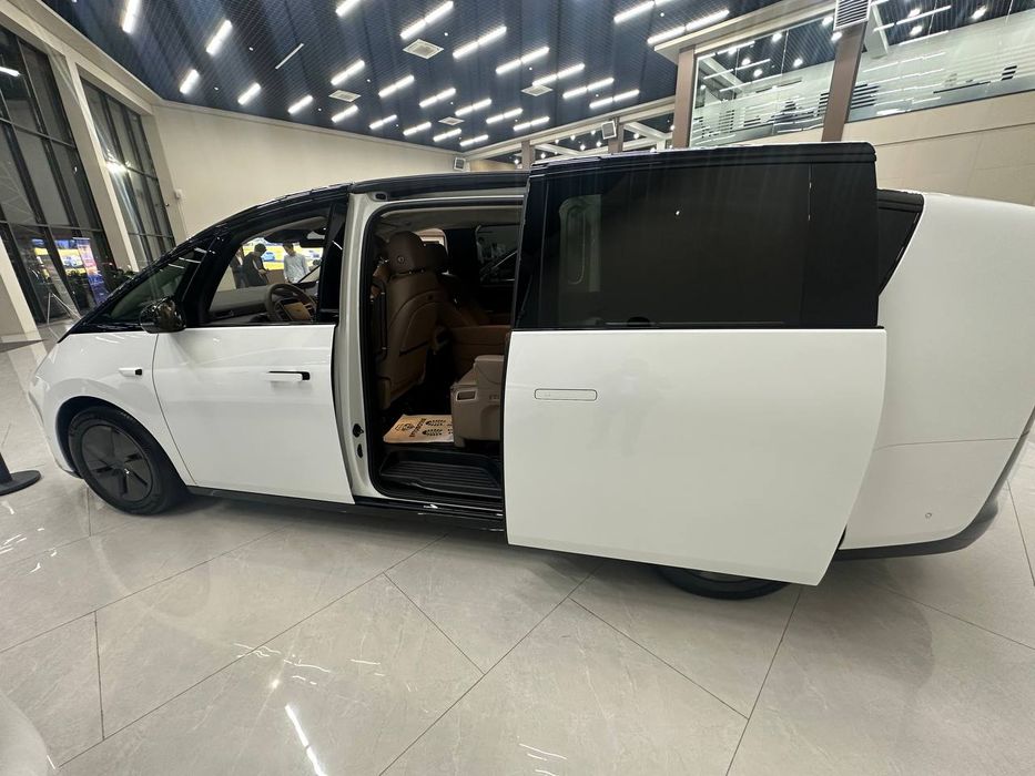 LIXIANG MEGA  710 km 3 yil uoki 100,000 pr master akaunt + padarka