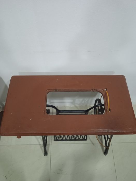 Тикув машиналари учун столлар