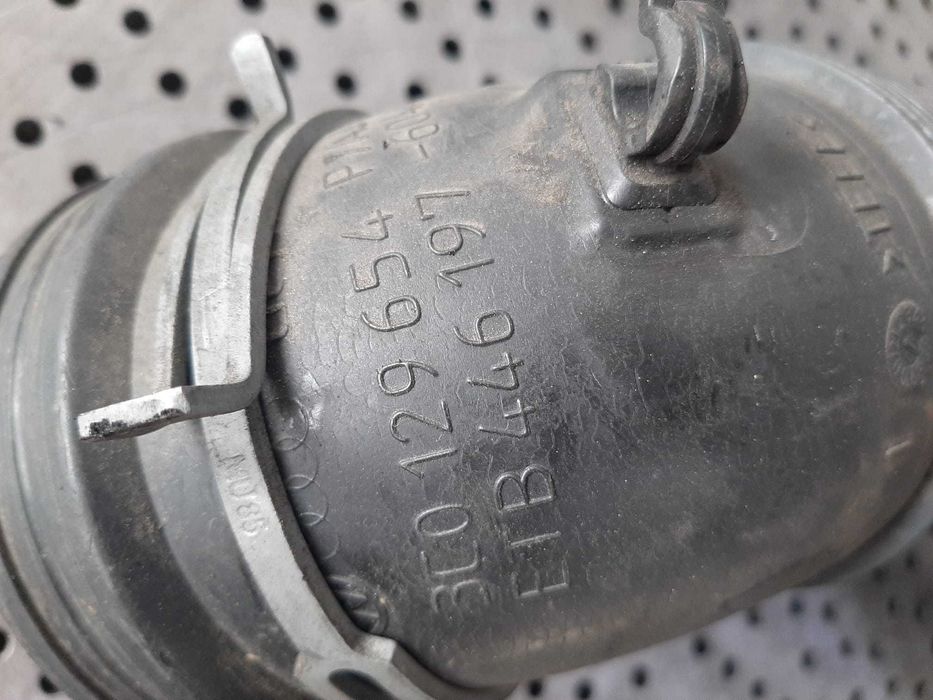 tubulatura admisie  2.0 tdi cbd vw golf 6 5k 3c0129654