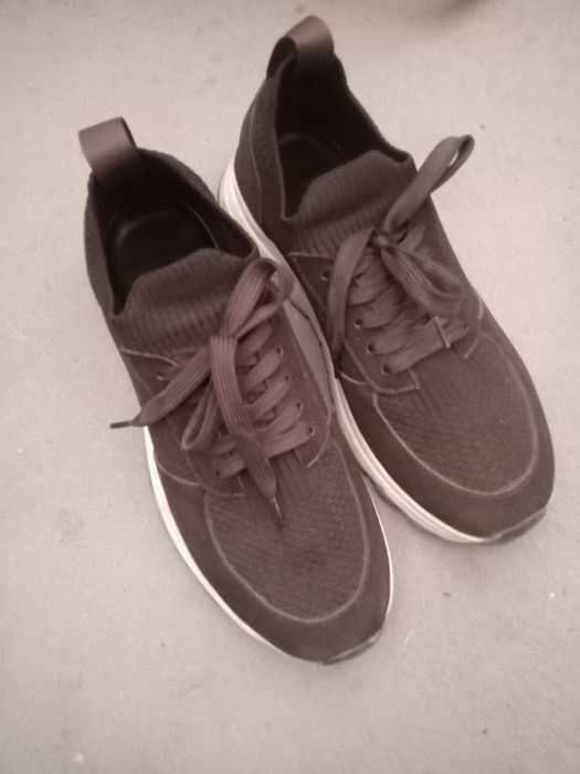 Кроссовки продам срочна