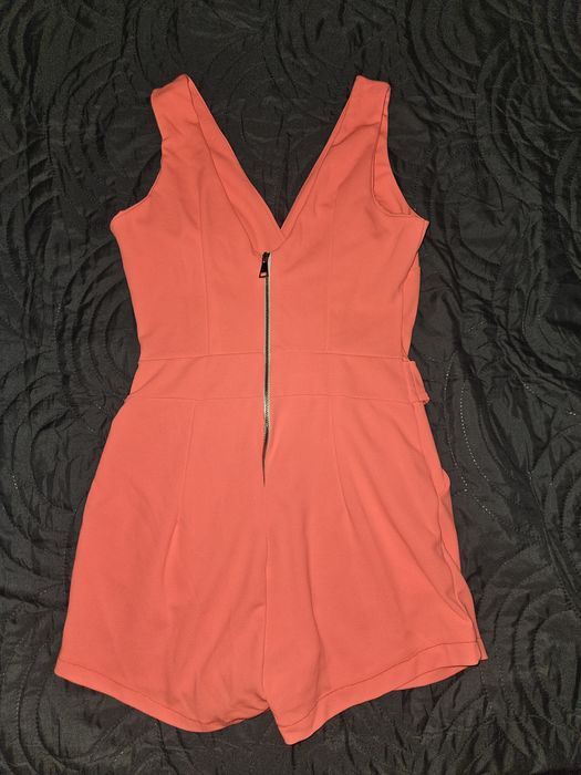 Електриково розов гащеризон.