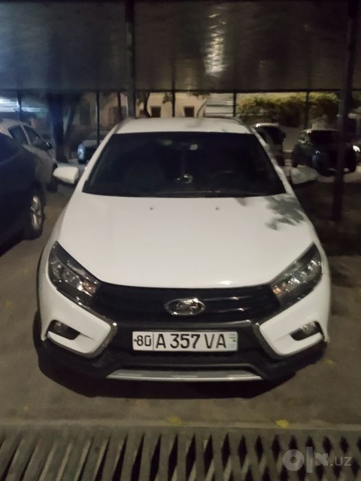 Тезда сотилади Lada sw cross