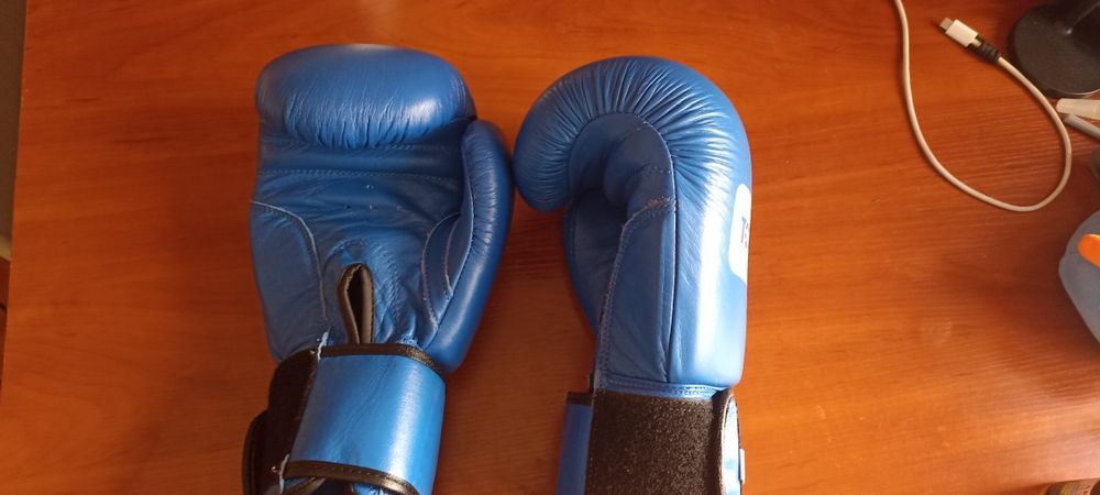 Перчатки для бокса
