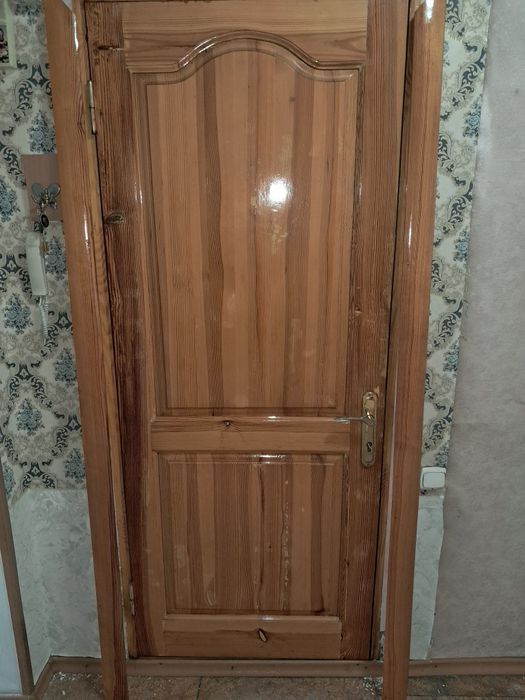 Продам входной дверь деревянный