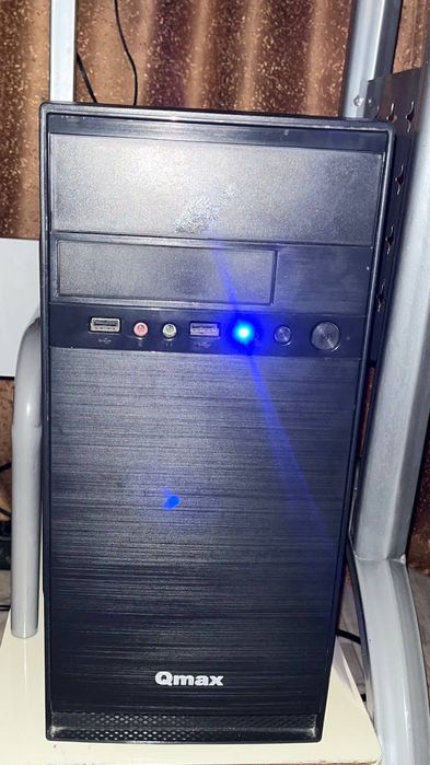 компьютер оФисный столымен бірге