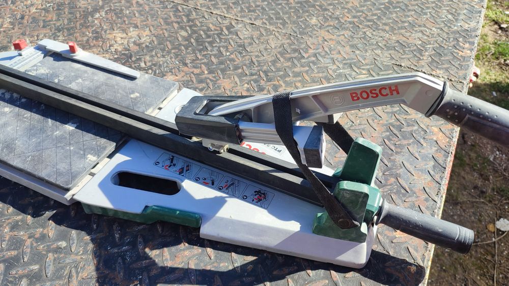 Машина за рязане на плочки Bosch