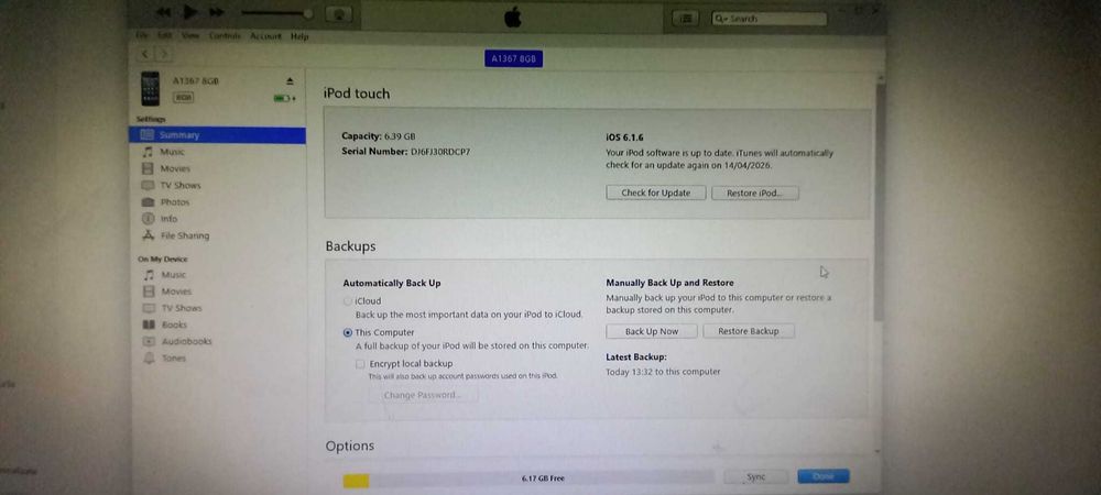 IPod A1387 8 GB pentru piese / functional cu pata pe ecran