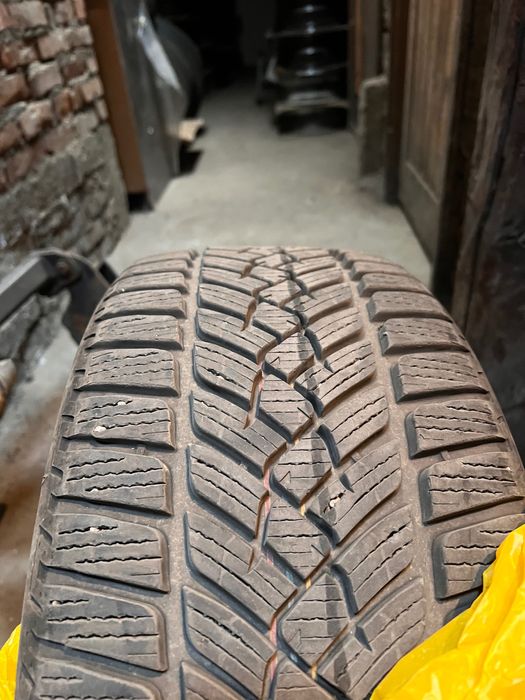 4бр 225/45/17 XL, ЗИМНИ КАТО НОВИ!!!малко карани на два сезона!!!