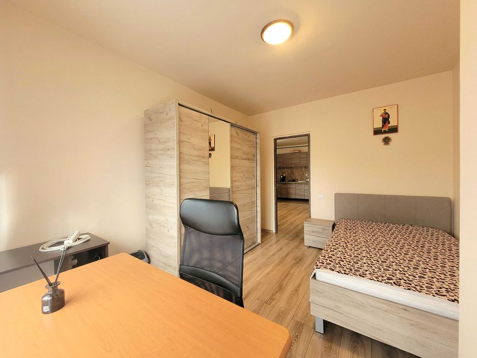 Apartament cu două camere, Bună Ziua
