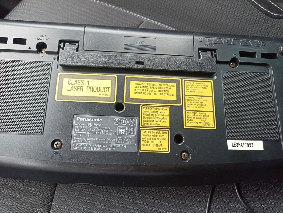 Radio super slim/subtire, portabil (alimentare priza sau baterii), sunet foarte bun, specific Panasonic..