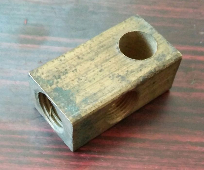 Тройник тормозных трубок ГАЗ-53 в наличии 20 штук