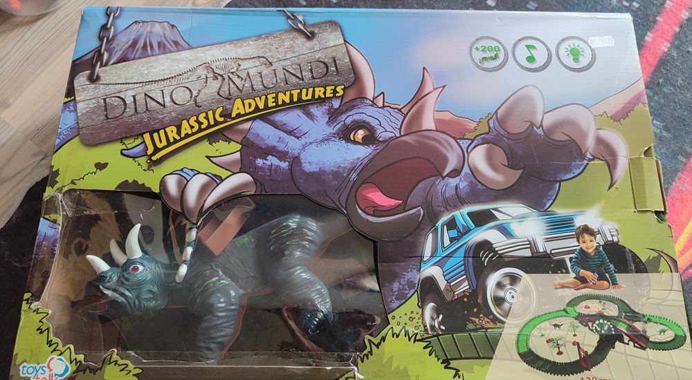 Дино писта 200 части