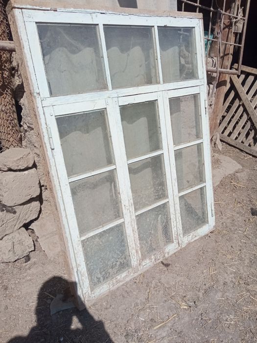 Ёгоч ром сотилади сони 3 та ойналари билан