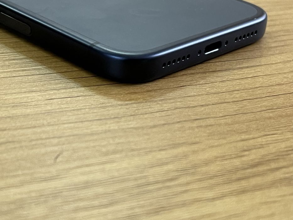 Бартер като нов iphone 17 pro max 256gb blue 23 цъкала