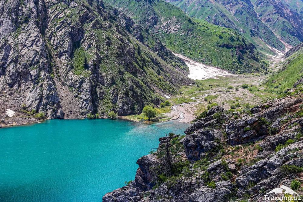 Sayohat Nefrit ko'li va boshqa lokatsiyalar.