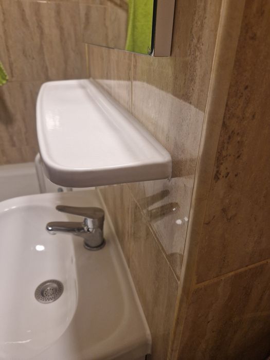 Reglaj termopane, reparații casnice,întreținere grădină si curte,zugravit,renovat mese din lemn,dat  cu silicon si acril