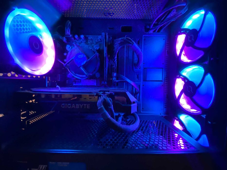 PC Gaming bine întreținut, gata de utilizare.