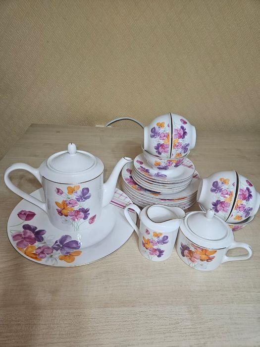 Чайный сервиз с узорами