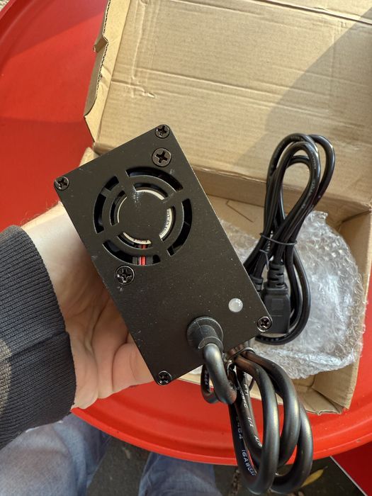 Incarcator rapid 60V 5a