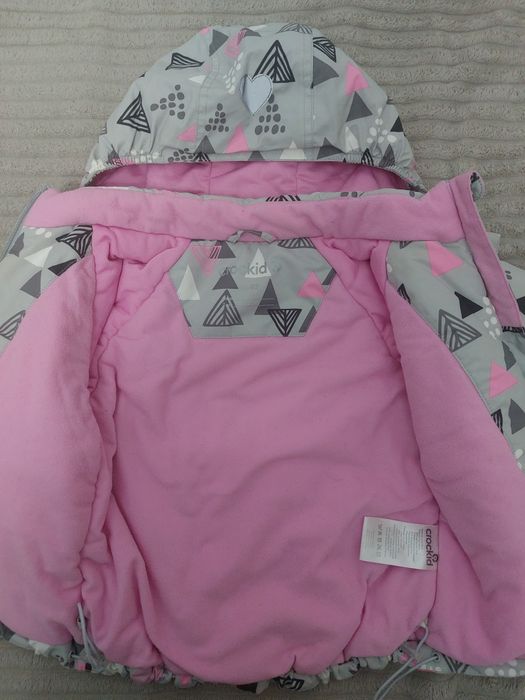 Продам зимний комбенезон для девочек