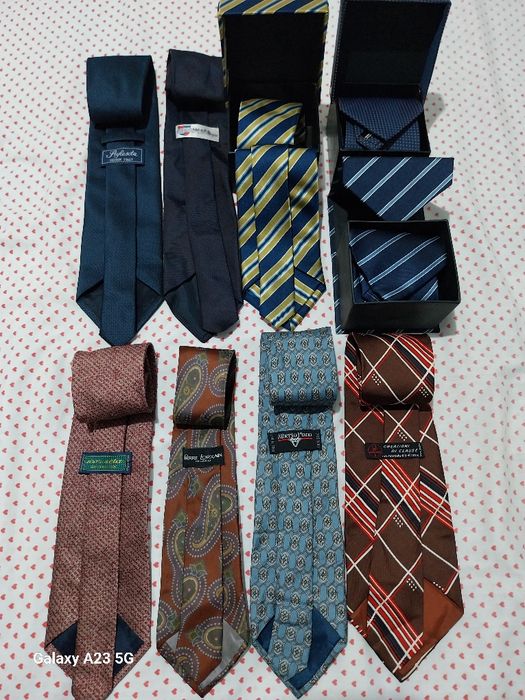 cravate în stare foarte buna