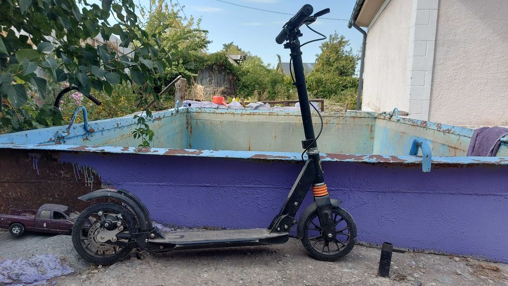 Самокат простой, НЕ электрический. продам