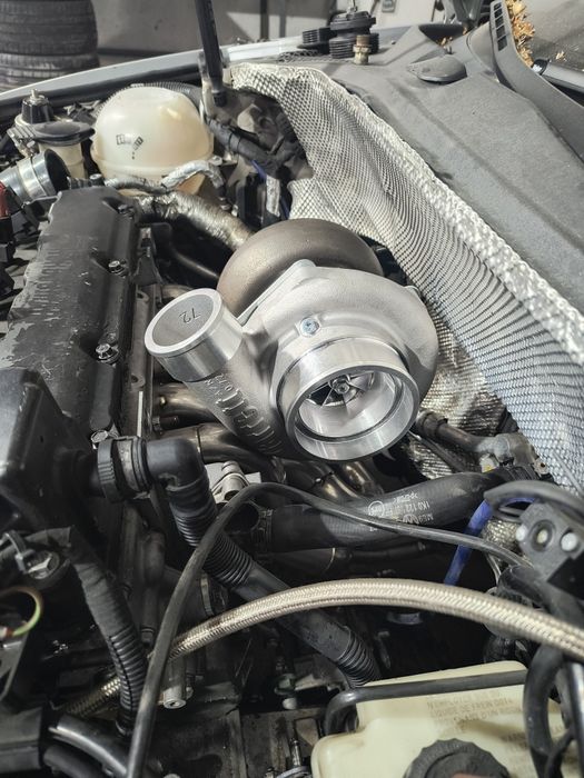 Изпускателен колектор за r32