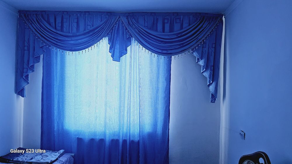 Парда -Шторы ,синнего цвета.