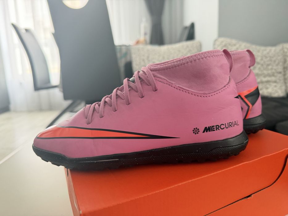 Nike стиножки -35,5номер-22,5см