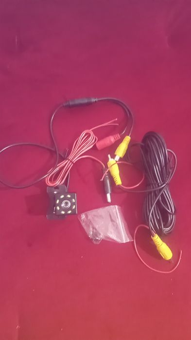 Vând camera marșarier! Negociabil