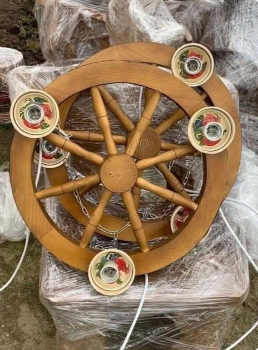 Candelabru  rustic din lemn lustra roată car