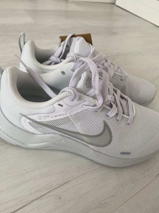 Vand adidasi Nike 38