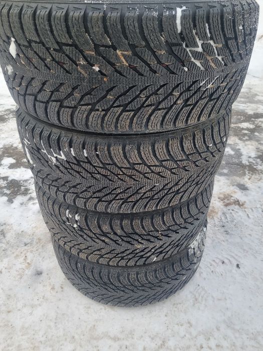 Шины 245/40/20 хакапелита р3