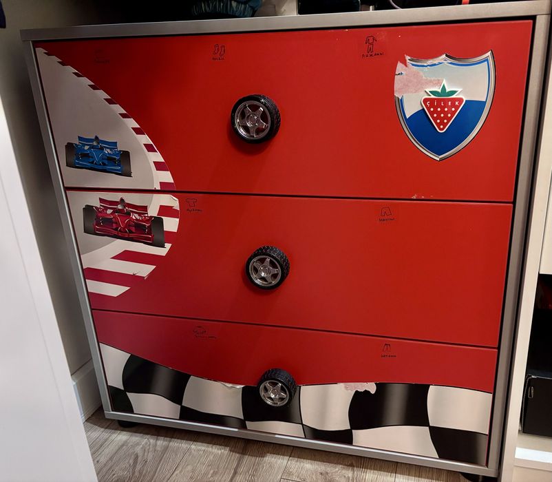 Срочно! Детский стол/ парта бренда Cilek