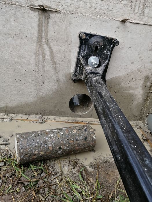 Gaura cu carota centrala, hota, Ac, Gauri stâlpi motoburghiu