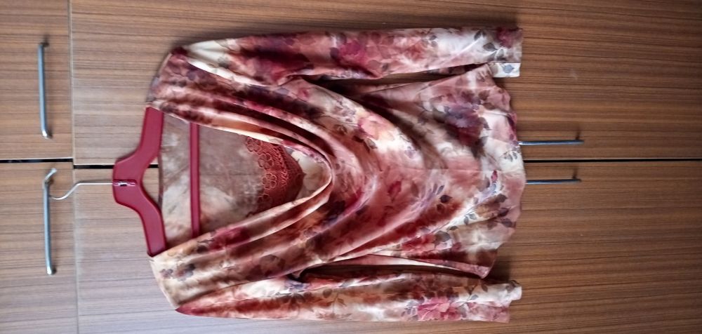 Блузки за празници и делници