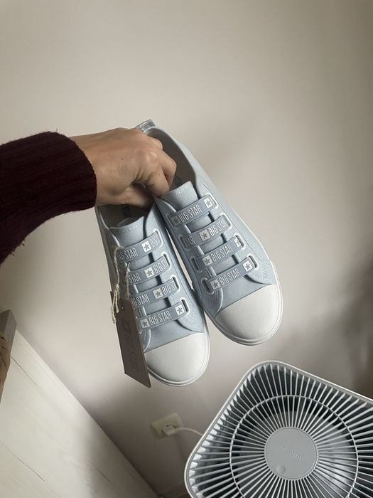 Сникърси светло сини 38 номер