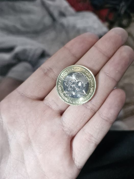 Продается монета 30 лет.