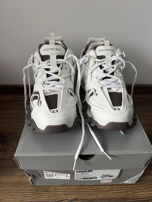 Balenciaga track