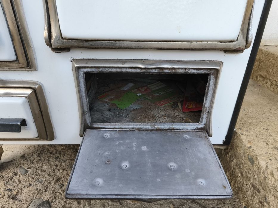 Стара печка на дърва