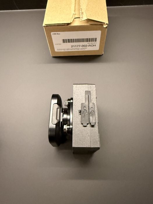 Wunderlich USB charging box cu suport telefon Peak Design - BMW Motorrad